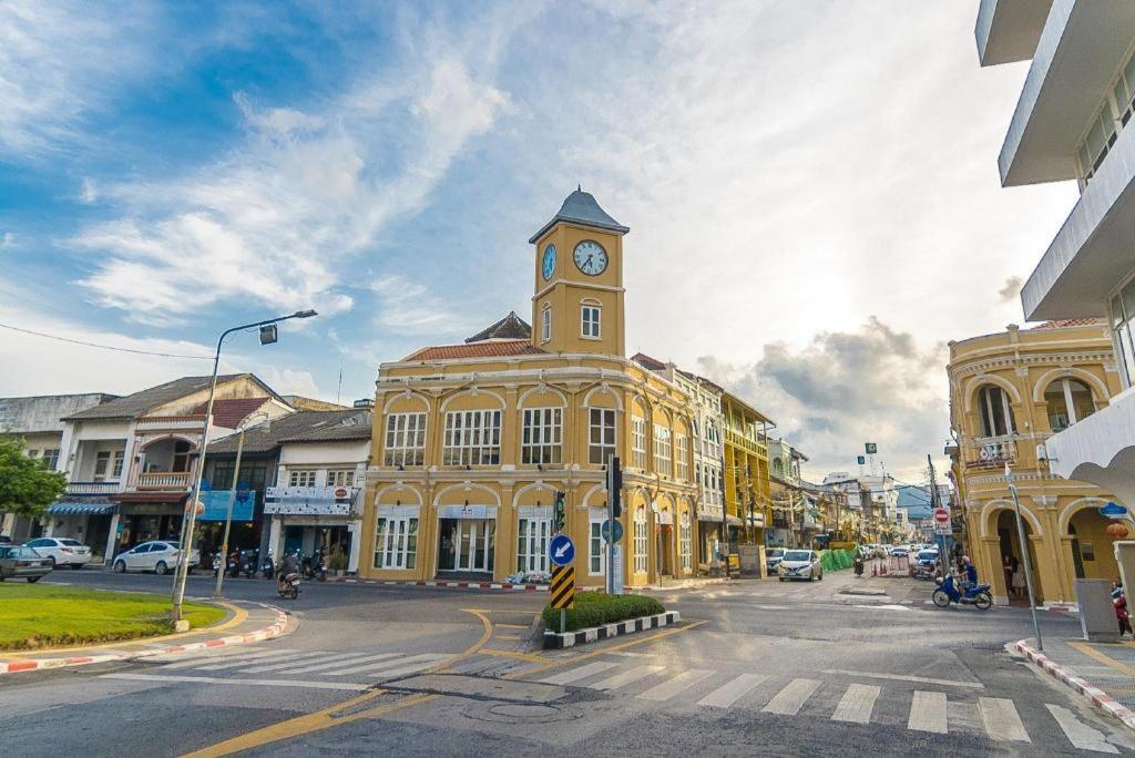 B2 Phuket Premier Hotel Patong Bagian luar foto